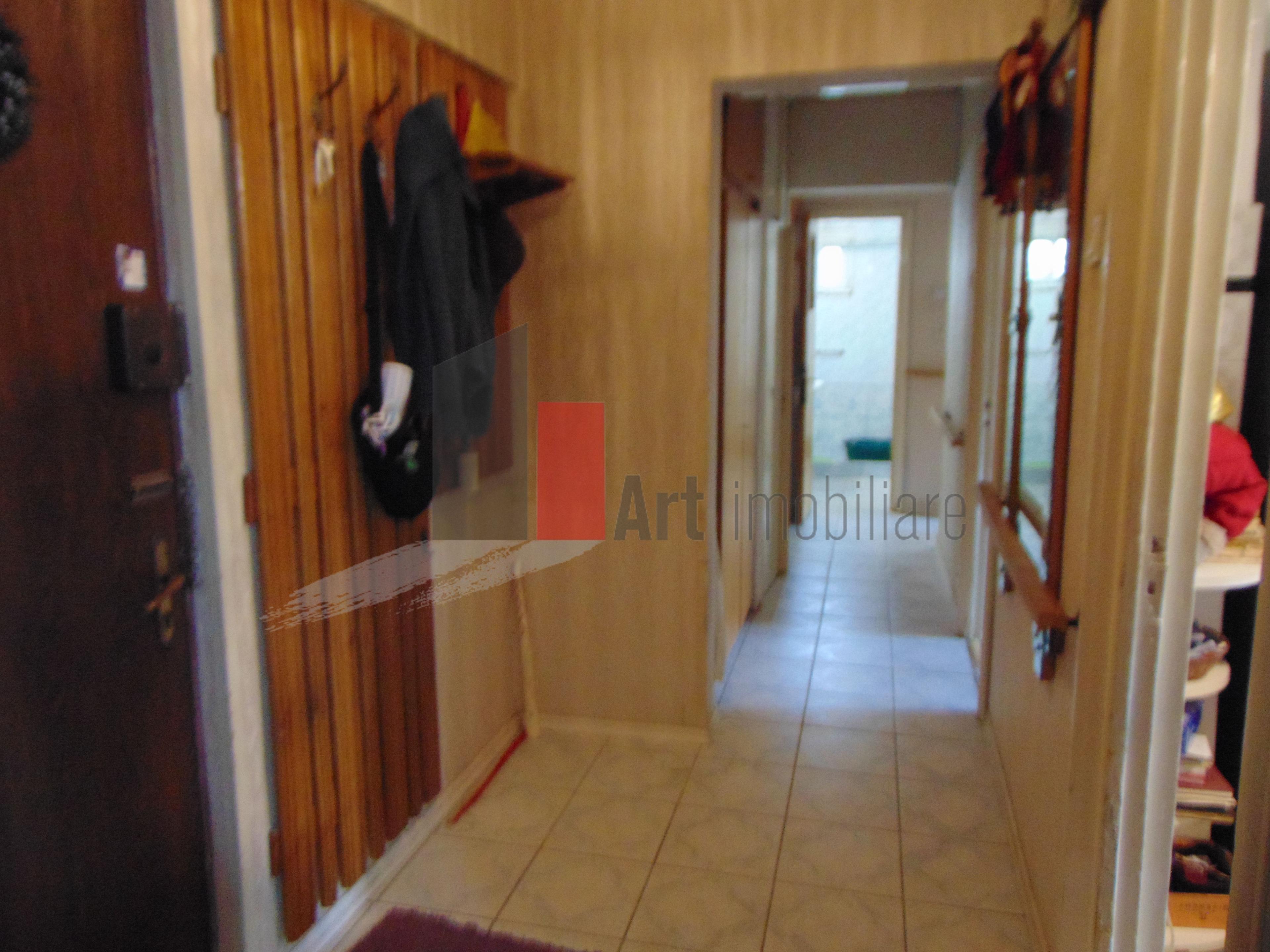 Apartament 3 camere decomandat Vergului - 2