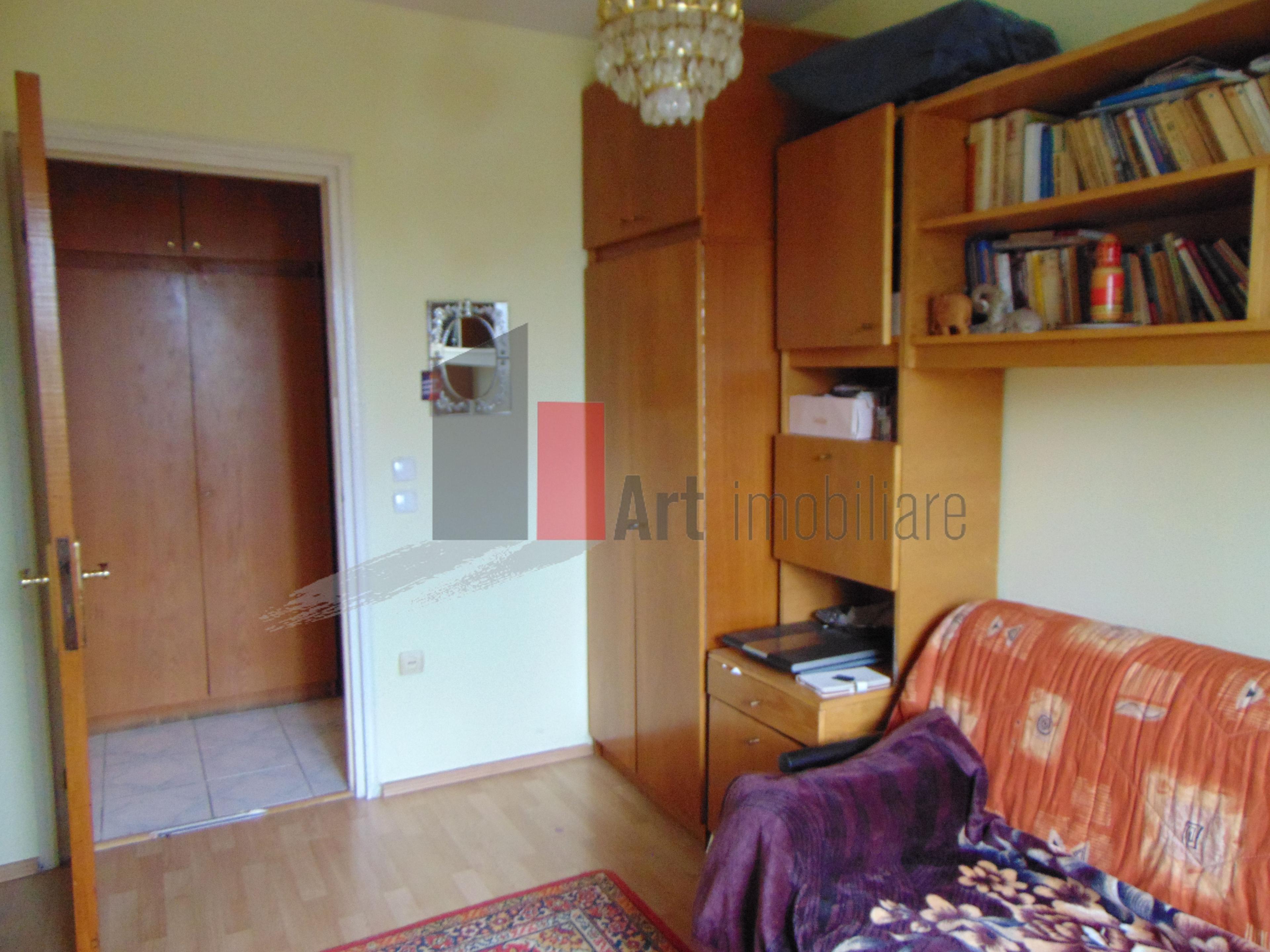 Apartament 3 camere decomandat Vergului - 6
