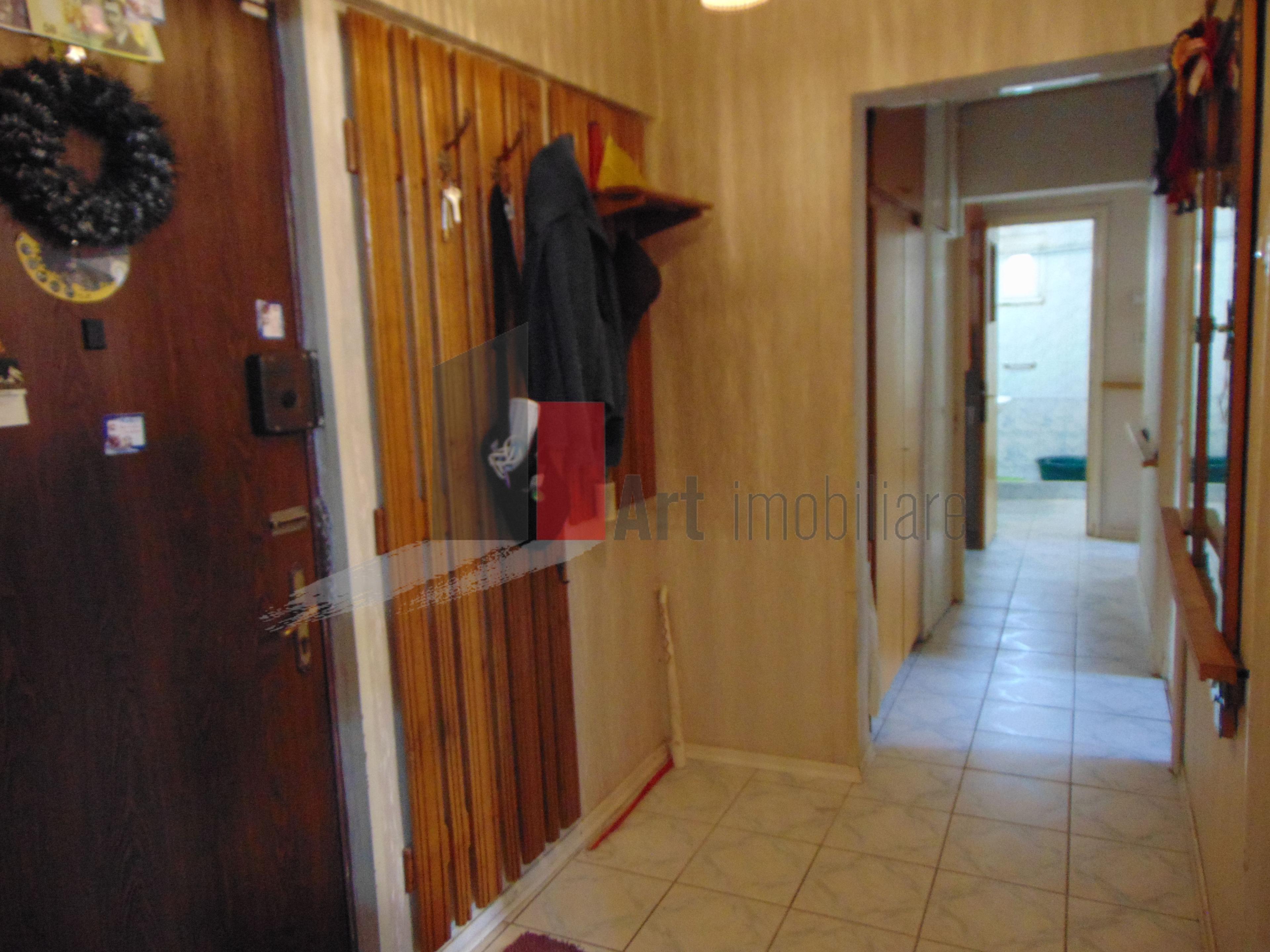 Apartament 3 camere decomandat Vergului - 3