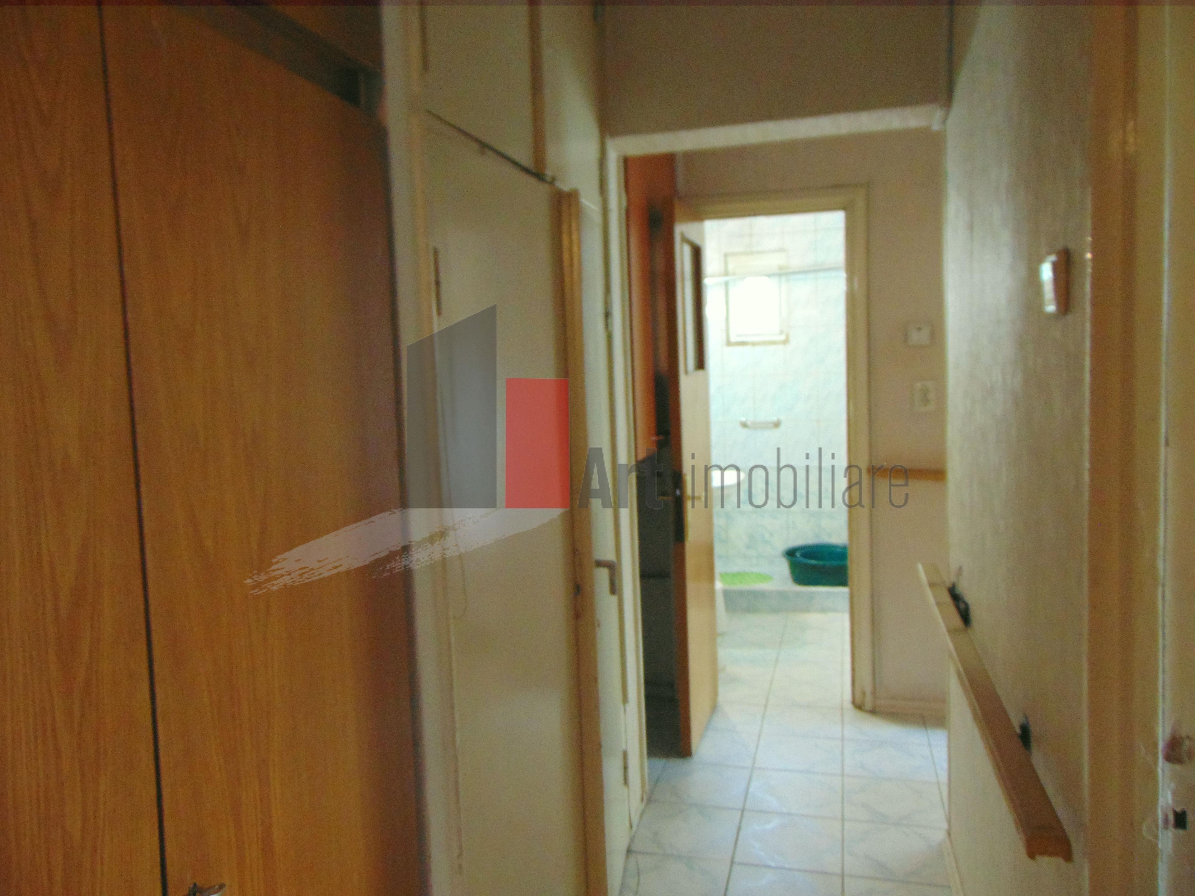 Apartament 3 camere decomandat Vergului - 4