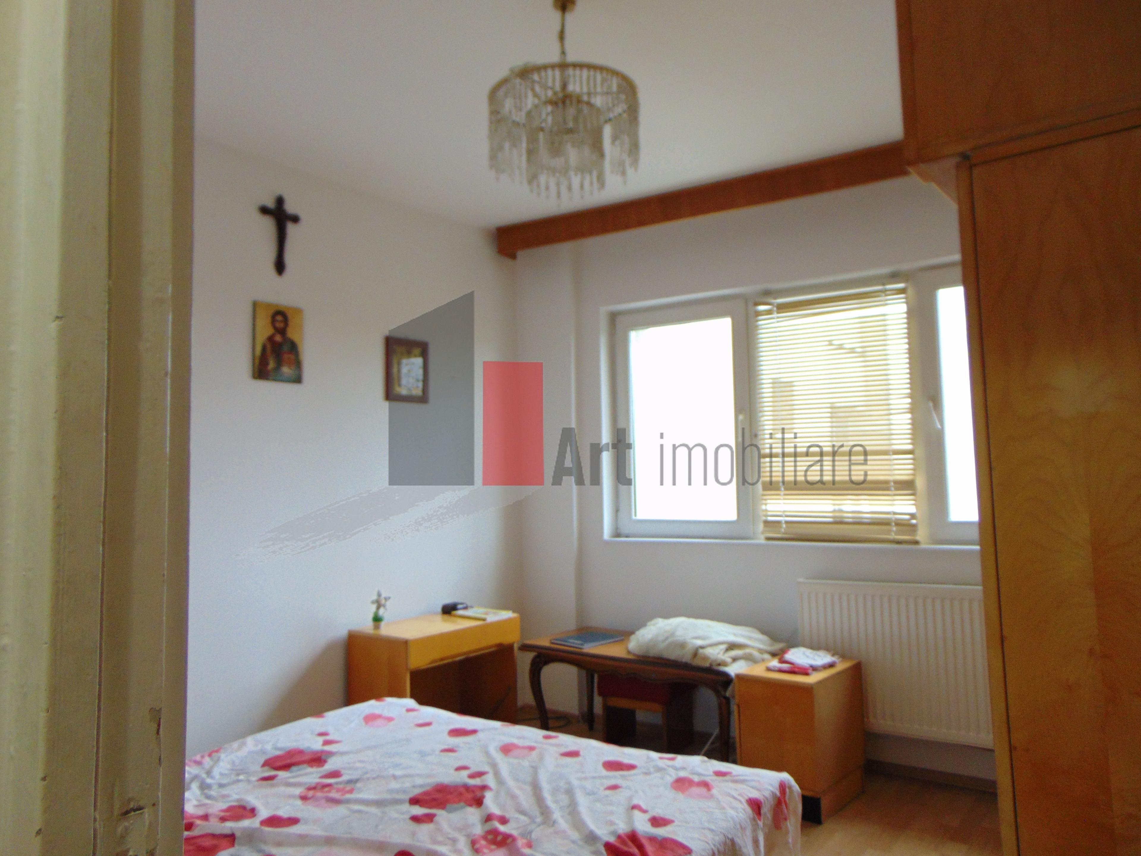 Apartament 3 camere decomandat Vergului - 16