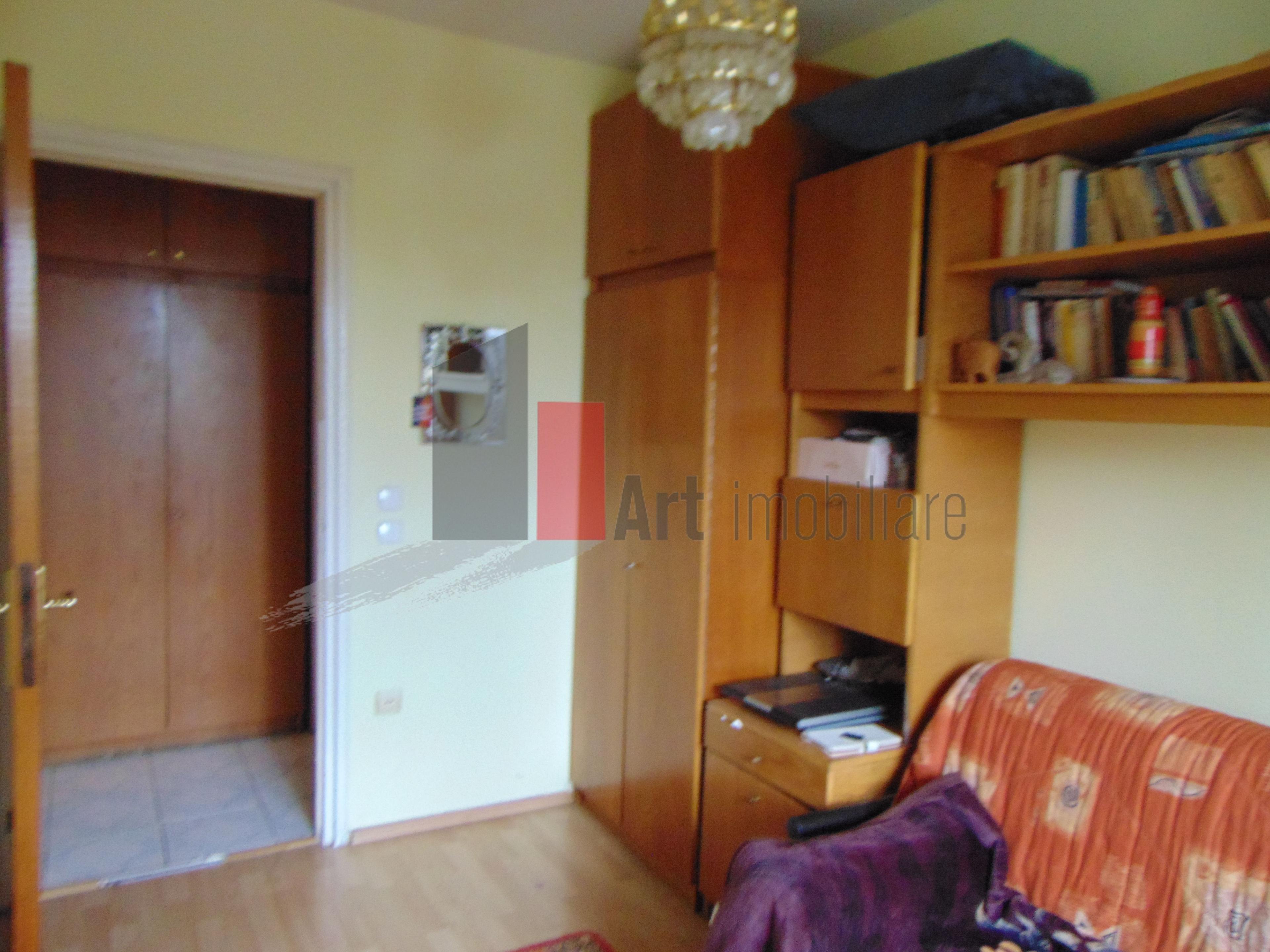 Apartament 3 camere decomandat Vergului - 7