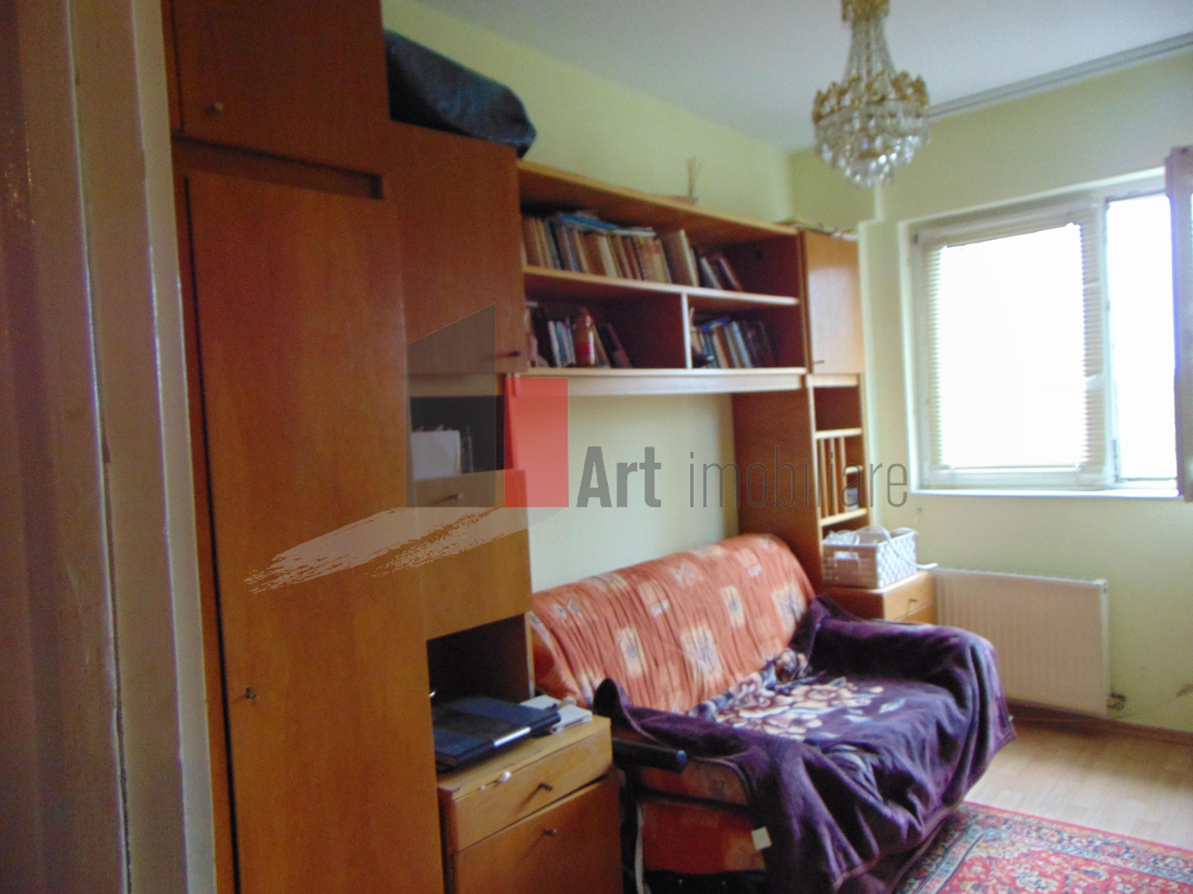 Apartament 3 camere decomandat Vergului - 8
